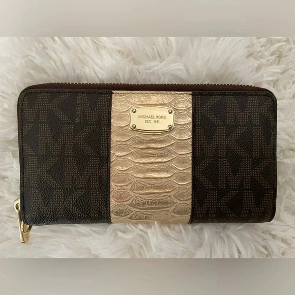 MICHAEL KORS Hamilton Zip Wallet Signature Brown Saffiano With Gold Croc Trim - Picture 1 of 9